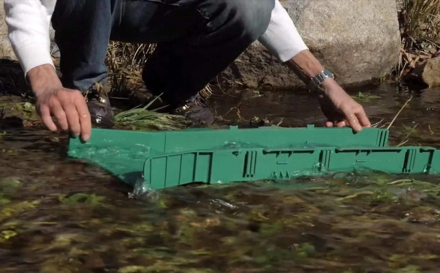10-Piece Gold Panning Kit for Serious Prospectors: Includes 31" Sluice Box, Pans, Scoop, Sniffer Bottle, and Gold Vials—Perfect for Gold Rush Adventures